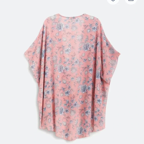 Emory Park pink with  blue flowers kimono size small in perfect condition. - Picture 2 of 9